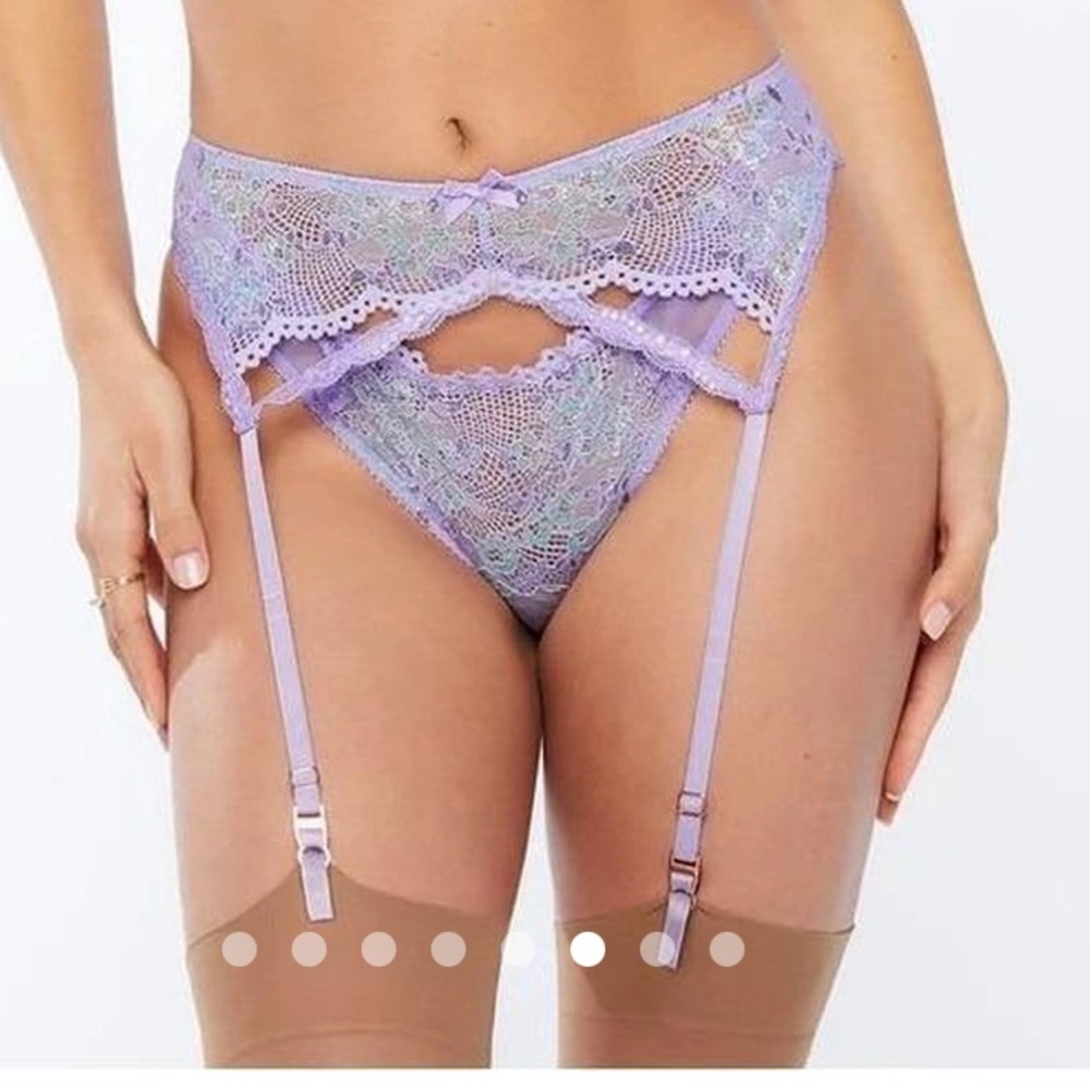Savage X Fenty Iridescent Lace Garter Belt in PEACHY PINK